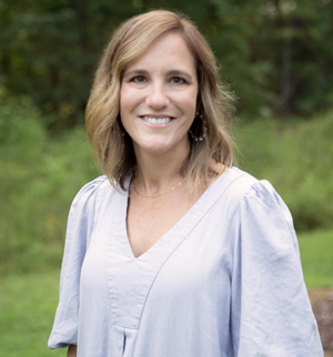 अमांडा कैलहौन, कार्यकारी निदेशक और FEAT के सह-संस्थापक